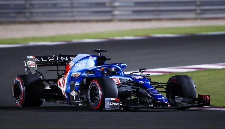 Fernando Alonso sube al podio en el GP Catar