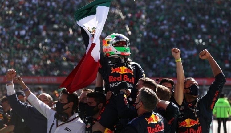Verstappen vence en el GP de México y es más líder